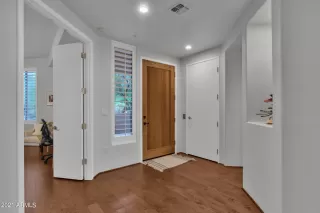 Photo #2: 6257671 Listing