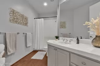 Photo #5: 6257671 Listing