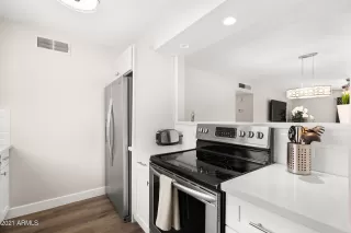 Photo #5: 6257766 Listing