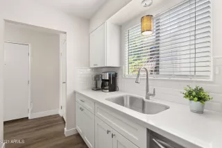 Photo #6: 6257766 Listing