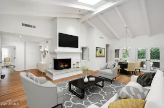 Photo #5: 6259879 Listing