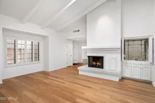 Photo #6: 6259879 Listing