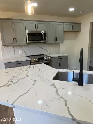 Photo #2: 6259921 Listing