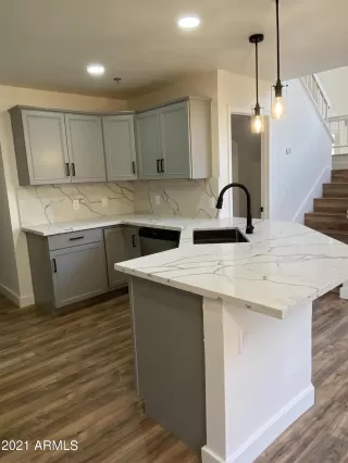 Photo #3: 6259921 Listing