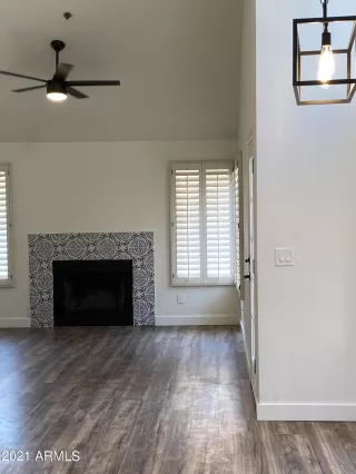 Photo #5: 6259921 Listing