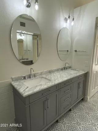 Photo #6: 6259921 Listing