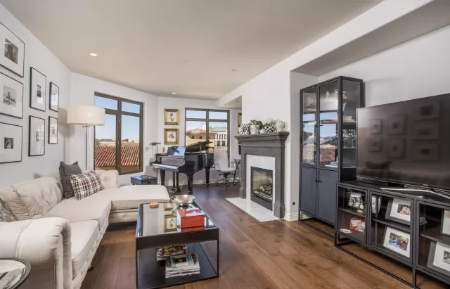 MLS: 6260066 Condo For Sale