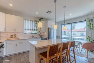 Photo #5: 6260863 Listing