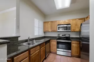 Photo #4: 6261046 Listing