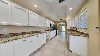 Photo #6: 6261572 Listing