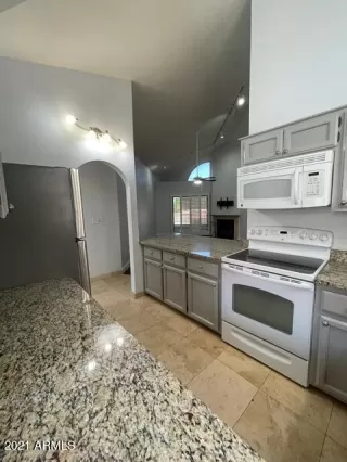 Photo #5: 6261910 Listing