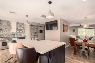 Photo #5: 6262318 Listing 