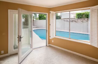 Photo #5: 6262766 Listing