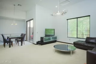 Photo #5: 6262827 Listing