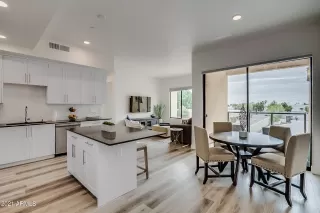 Photo #2: 6262872 Listing