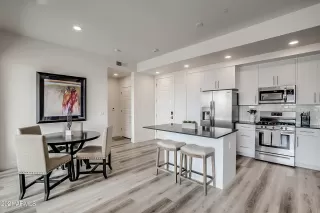 Photo #3: 6262872 Listing