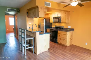 Photo #6: 6262918 Listing