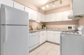 Photo #6: 6263197 Listing