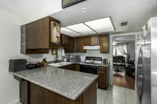 Photo #6: 6264721 Listing