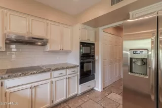 Photo #5: 6265446 Listing