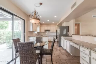 Photo #6: 6265446 Listing