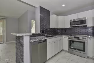 Photo #6: 6265487 Listing