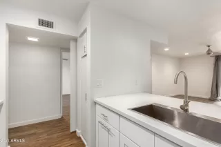 Photo #6: 6265554 Listing