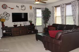 Photo #5: 6267467 Listing