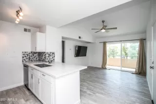 Photo #6: 6267489 Listing