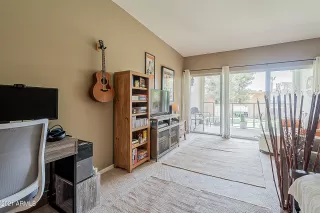 Photo #4: 6268247 Listing