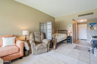 Photo #5: 6268247 Listing