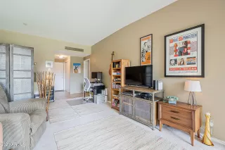 Photo #6: 6268247 Listing