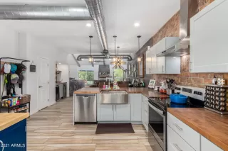 Photo #3: 6268459 Listing