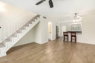 Photo #4: 6268683 Listing