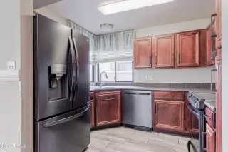 Photo #5: 6268855 Listing