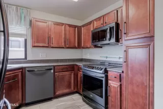 Photo #6: 6268855 Listing