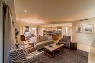 Photo #4: 6269049 Listing