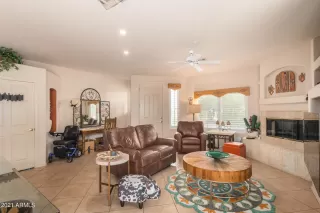 Photo #4: 6269393 Listing
