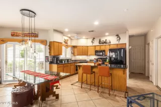 Photo #5: 6269393 Listing