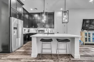 Photo #2: 6269768 Listing