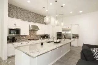 Photo #3: 6270179 Listing 