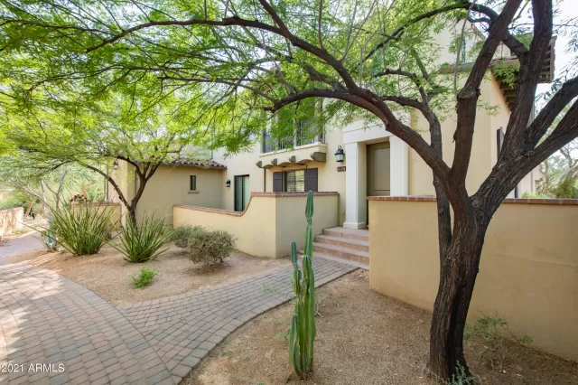 MLS: 6270440 Condo For Sale