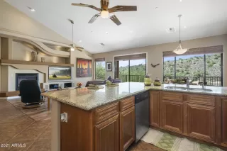 Photo #5: 6270941 Listing