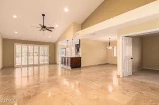 Photo #6: 6271223 Listing