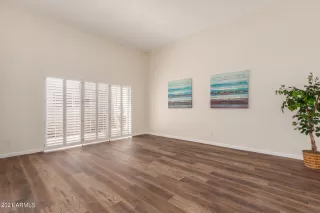 Photo #5: 6271351 Listing