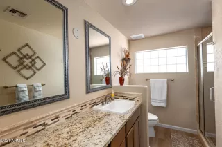 Photo #5: 6271547 Listing