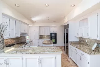 Photo #5: 6271568 Listing