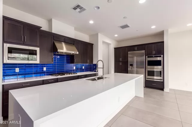 MLS: 6272585 Condo For Sale