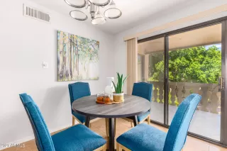 Photo #4: 6272600 Listing