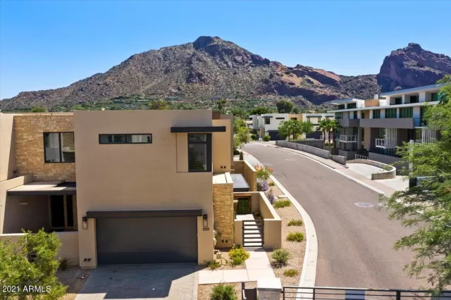 MLS: 6275534 Condo For Sale